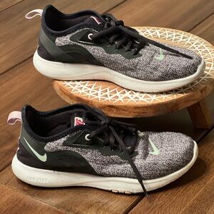 Nike Women's Flex Trainer 9 Sneaker Sz 6